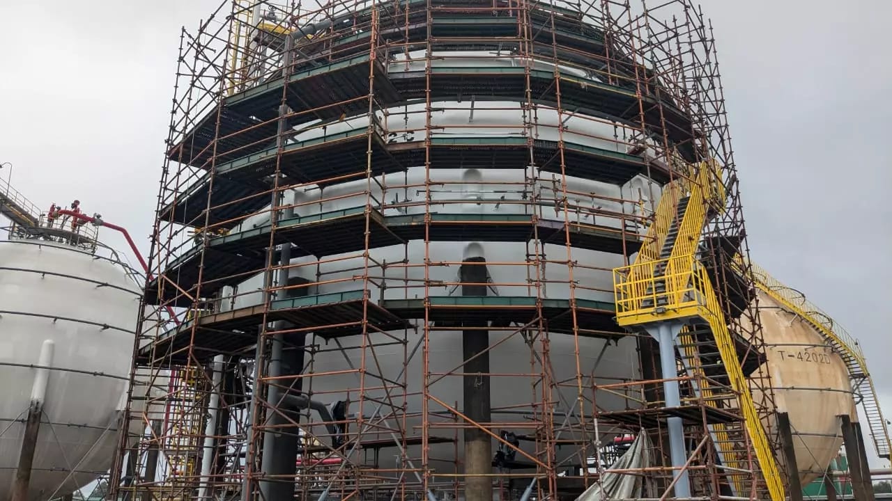 Professional scaffolding systems and access platforms